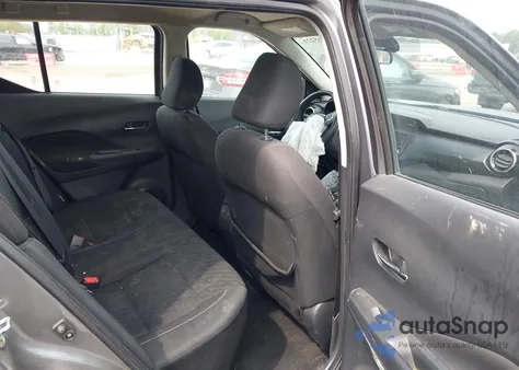 2021 Nissan Kicks Sv Xtronic Cvt z USA, uszkodzony, nr VIN 3N1CP5CV3ML470158